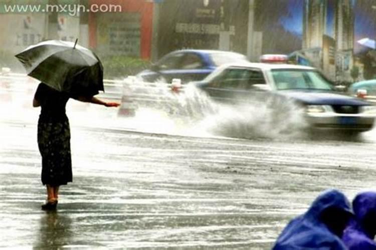 梦到下大雨把屋子压塌了好不好呢