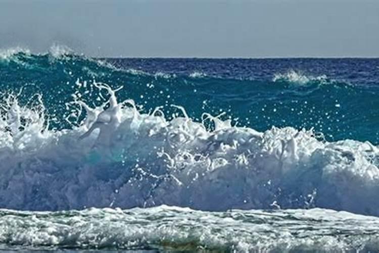 梦见水黄泥样的浑浊水发大水