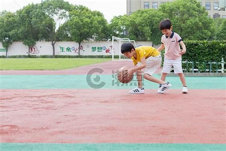 梦见和小学同学一起打球