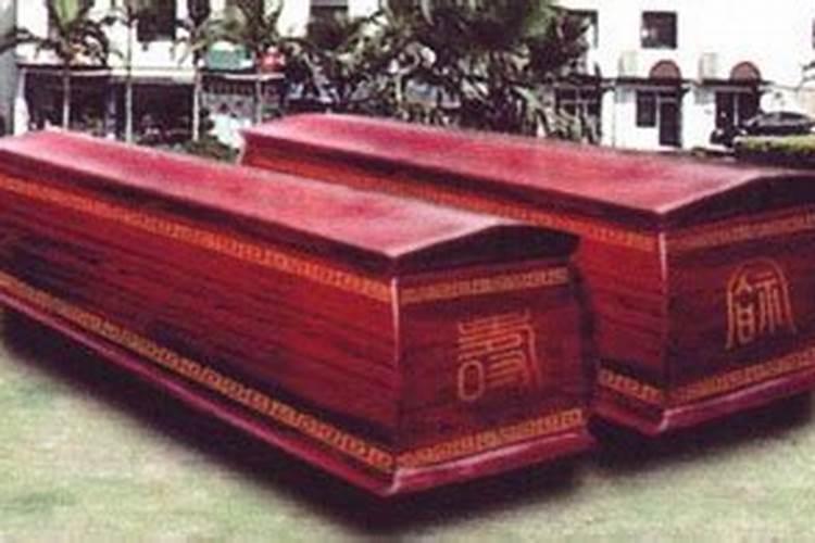 梦到红色棺材里面有死人是什么意思啊