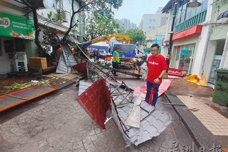 梦到大风大雨雷电交加