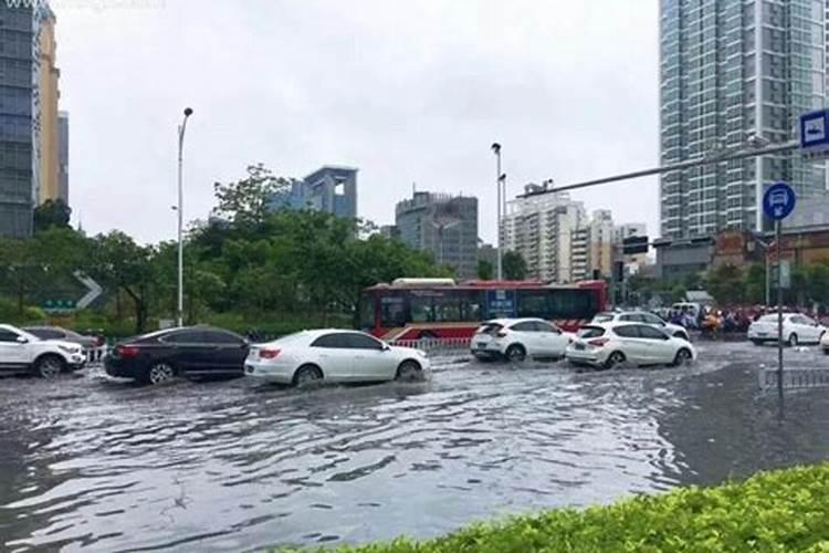 梦见发大水是黄泥巴水什么意思