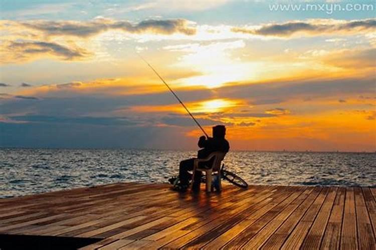 梦见在家里钓鱼是怎么回事啊周公解梦