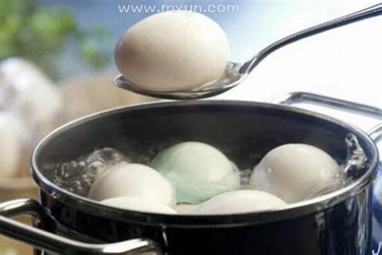 女人梦见煮鸡蛋是什么意思