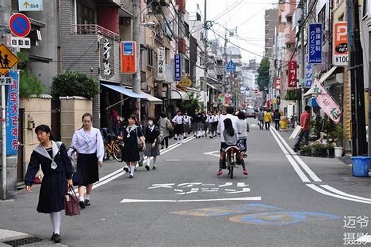 梦见放学回家的路上