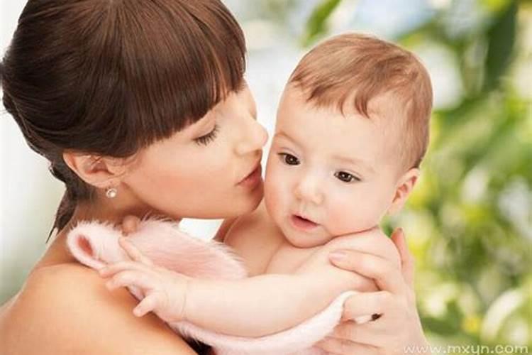 女人梦见抱女婴儿是什么预兆
