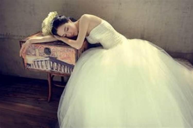 梦到自己穿婚纱代表什么征兆呢