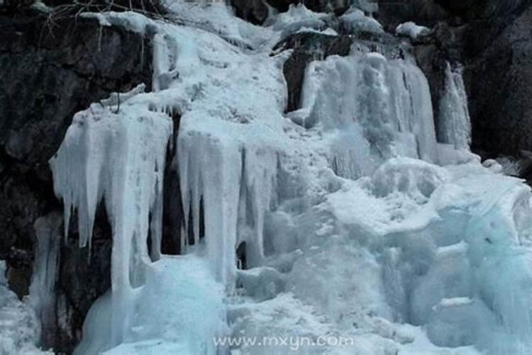 女人梦见下雪结冰是什么征兆