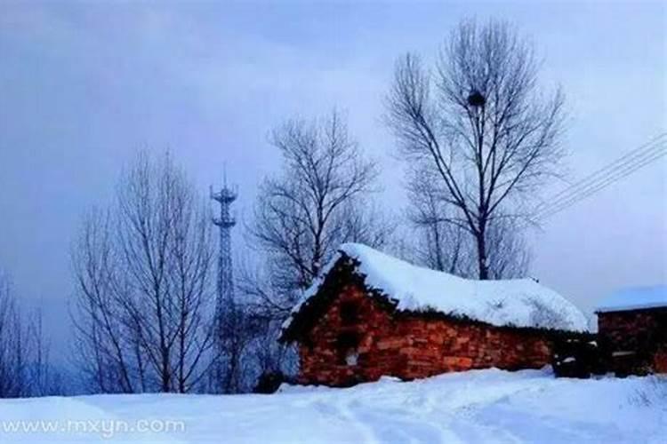 梦见下大雪滑雪什么意思