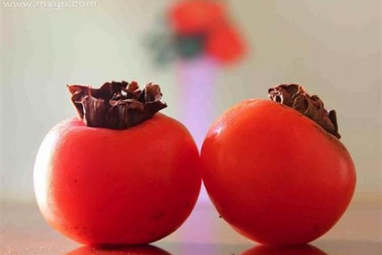 梦见好多熟透的红柿子长在地上