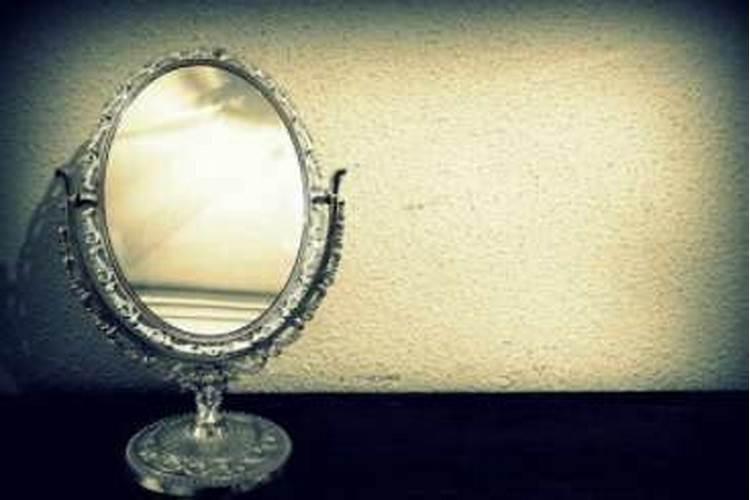 梦到镜子是什么意思
