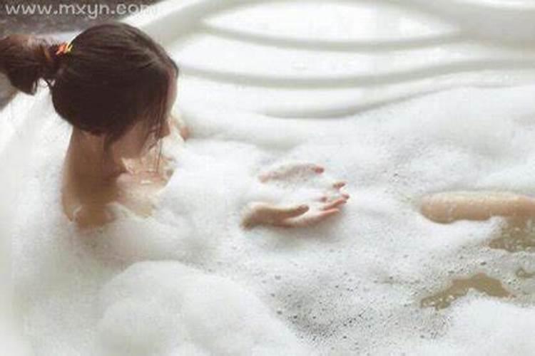 孕妇梦见自己洗澡是什么预兆
