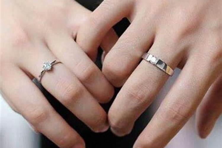 已婚女人梦见自己戴戒指会怀孕吗