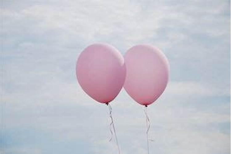 梦到别人的气球带着人飞起来