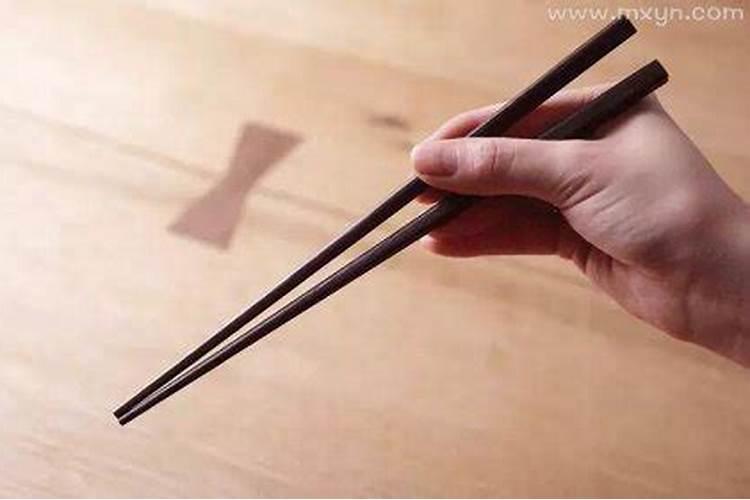 做梦梦见好多筷子意味着什么