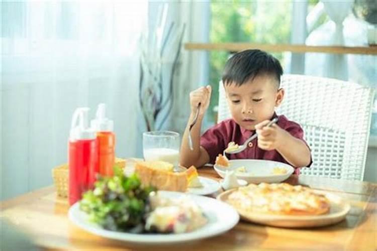 梦见喂饭小孩子吃是什么意思