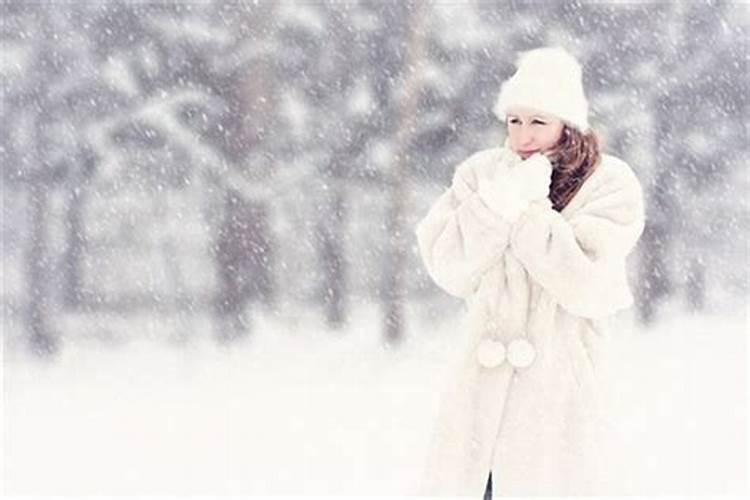 女孩梦见下雪好不好