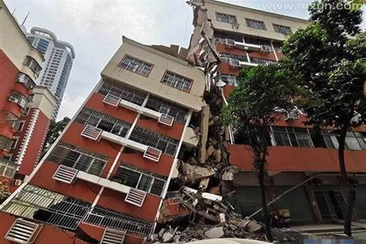 梦到房屋下雨倒塌预示什么预兆