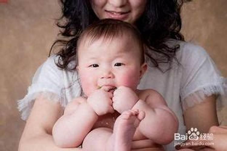 女人梦见熟悉的人生孩子,孩子活着了